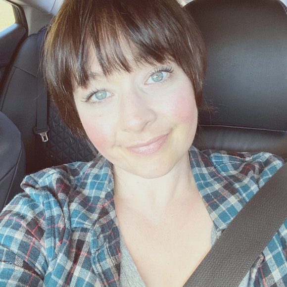 Meet your Posher, Lydia - Picture 3 of 3